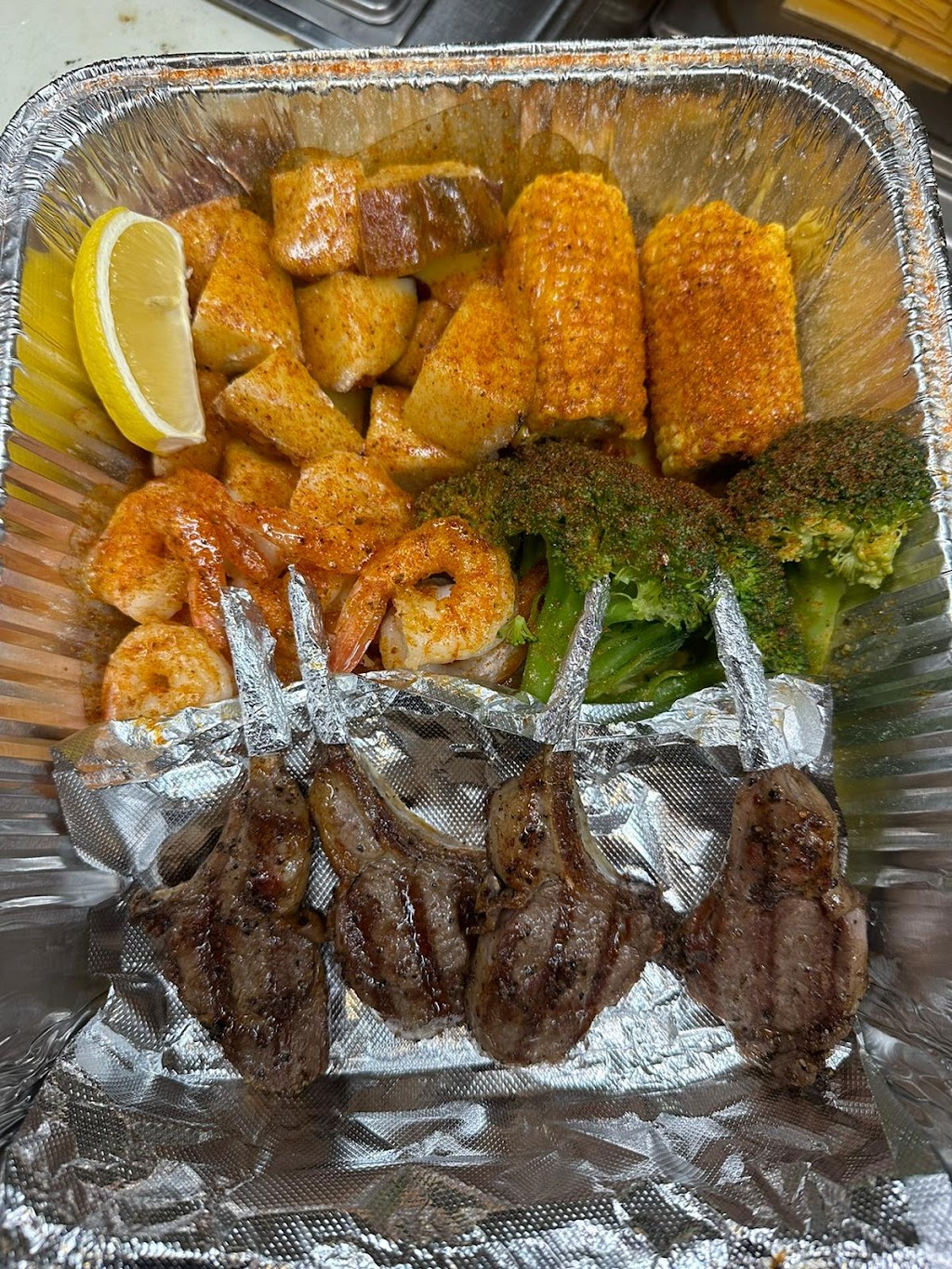 Seafood shack & steak market on stony | restaurant | 7005 S Stony Is Ave, Chicago, IL 60649, USA | 7739664950 OR +1 773-966-4950