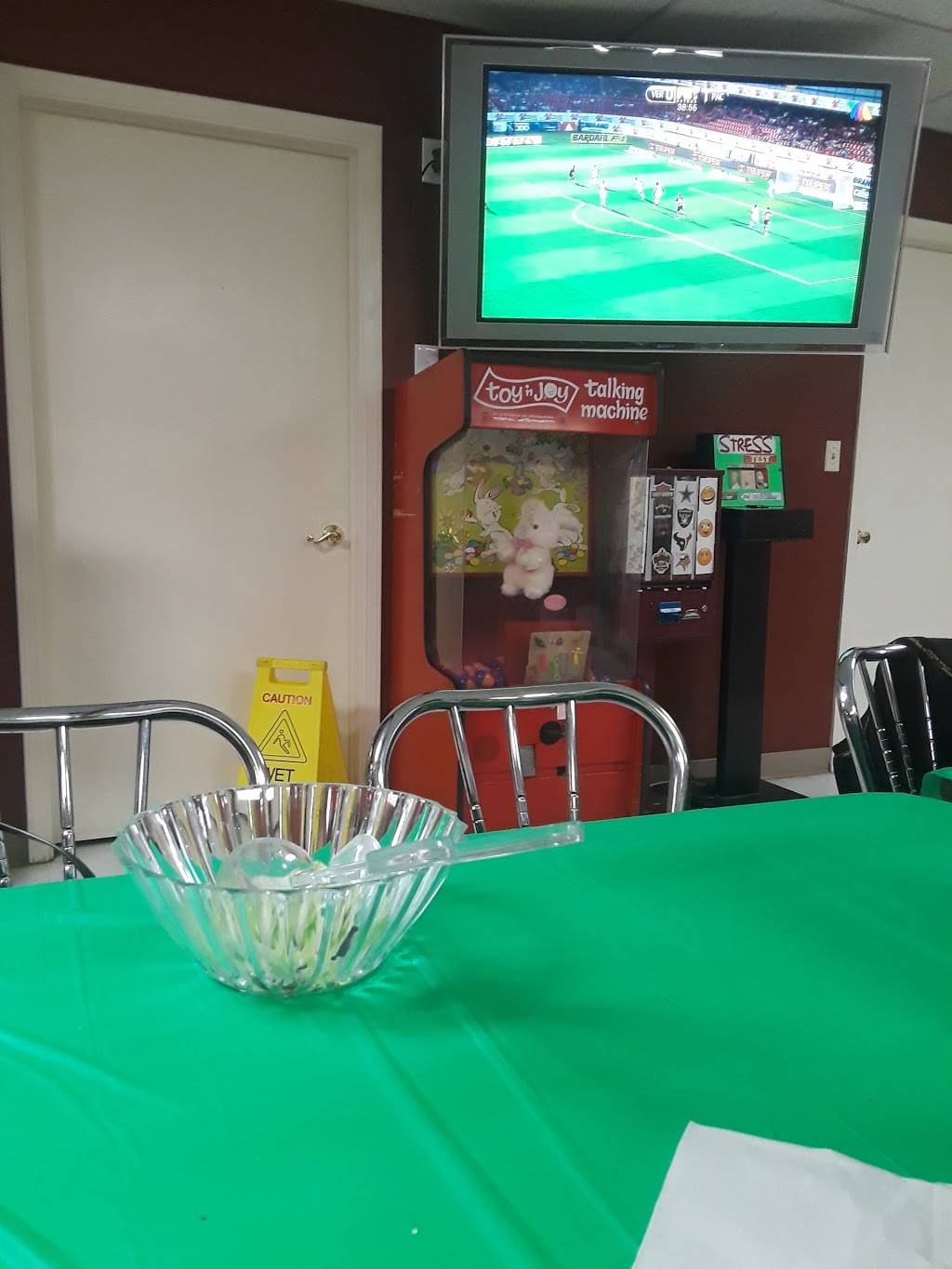 Flicks | restaurant | 12800 Alameda Ave, Clint, TX 79836, USA | 9158515000 OR +1 915-851-5000