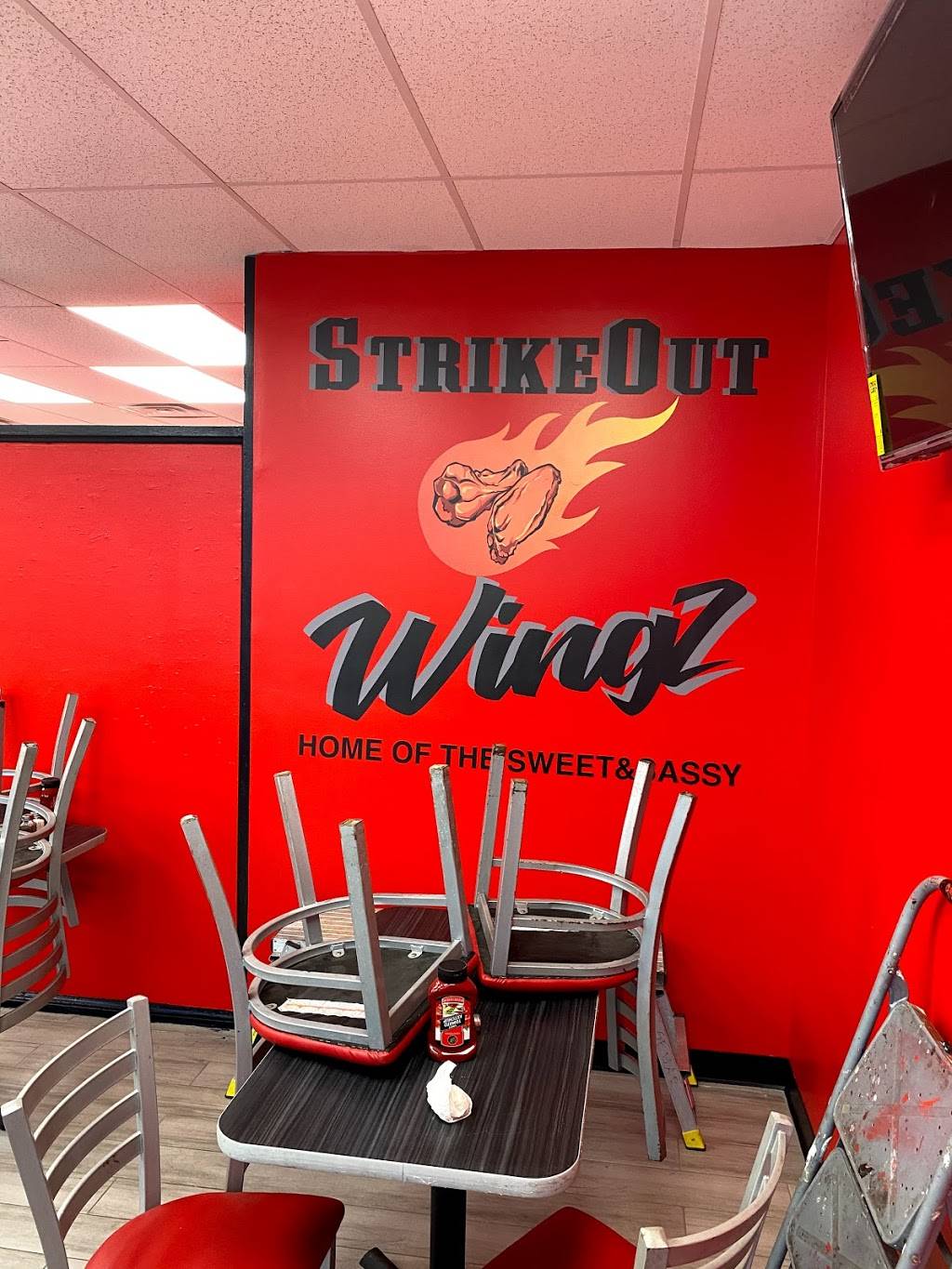 StrikeOut Wingz | restaurant | 123 Ewing Dr Suite 3, Nashville, TN 37207, USA | 6159537554 OR +1 615-953-7554