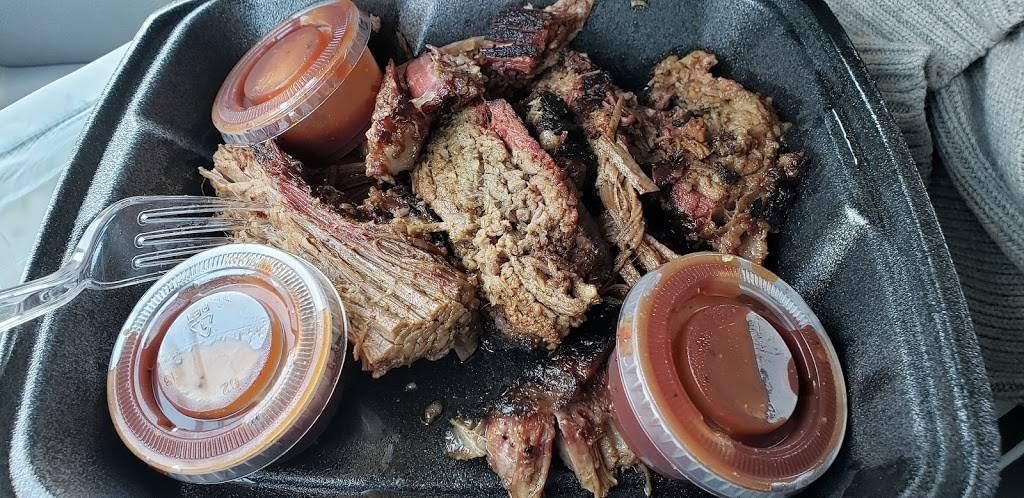 The Pit Stop aka Pit Stop Catering | restaurant | 6479 28th St SE, Grand Rapids, MI 49546, USA | 6163405600 OR +1 616-340-5600