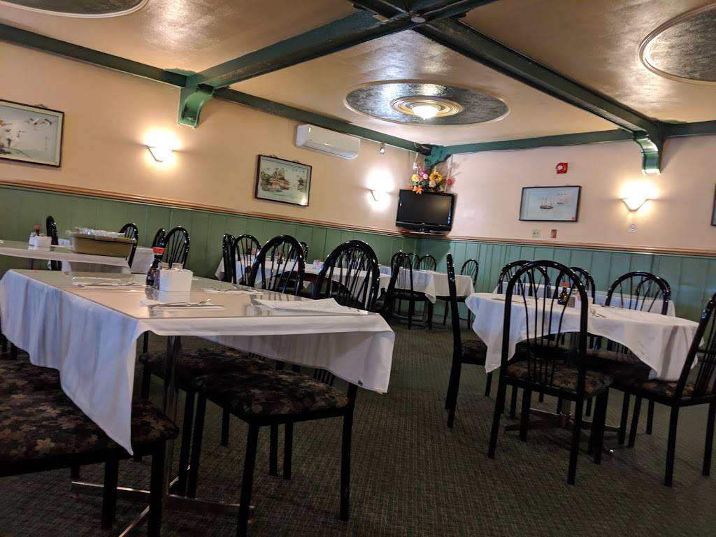 Lees Restaurant & Tavern | restaurant | 3521 Portage Rd, Niagara Falls, ON L2J 2K5, Canada | 9053574600 OR +1 905-357-4600