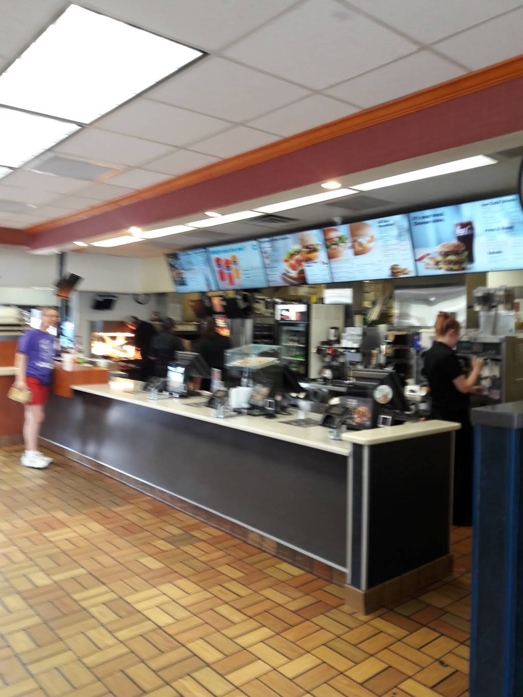 McDonalds | cafe | 5900 Menaul Blvd NE, Albuquerque, NM 87110, USA | 5058843517 OR +1 505-884-3517