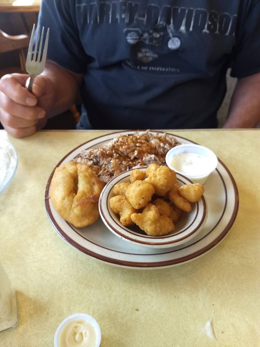 Cowlings Barbeque, Inc. | restaurant | 7019 General Mahone Hwy, Waverly, VA 23890, USA | 8048343100 OR +1 804-834-3100