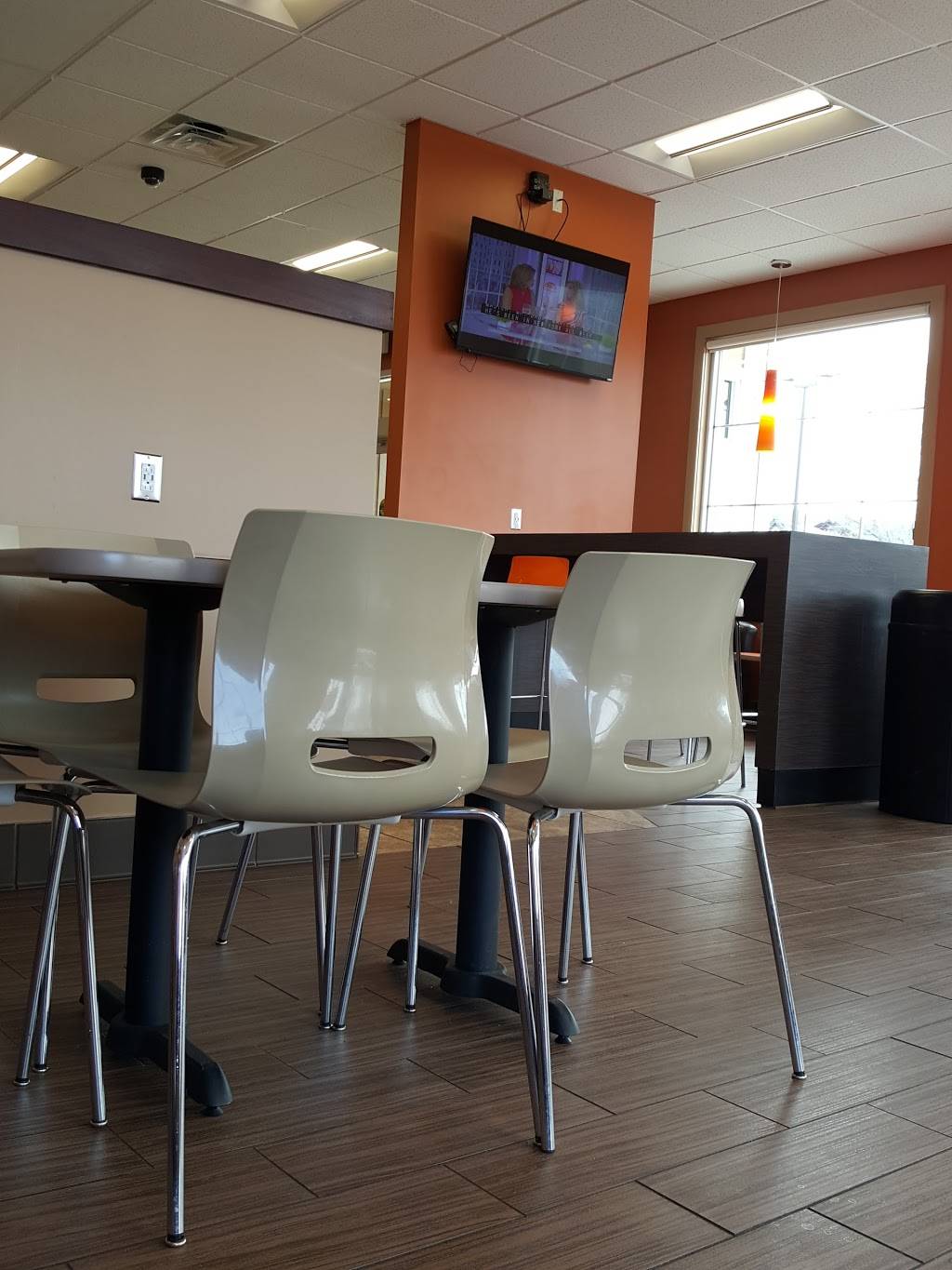 Dunkin | bakery | 202 Washington St, Claremont, NH 03743, USA | 6035420957 OR +1 603-542-0957