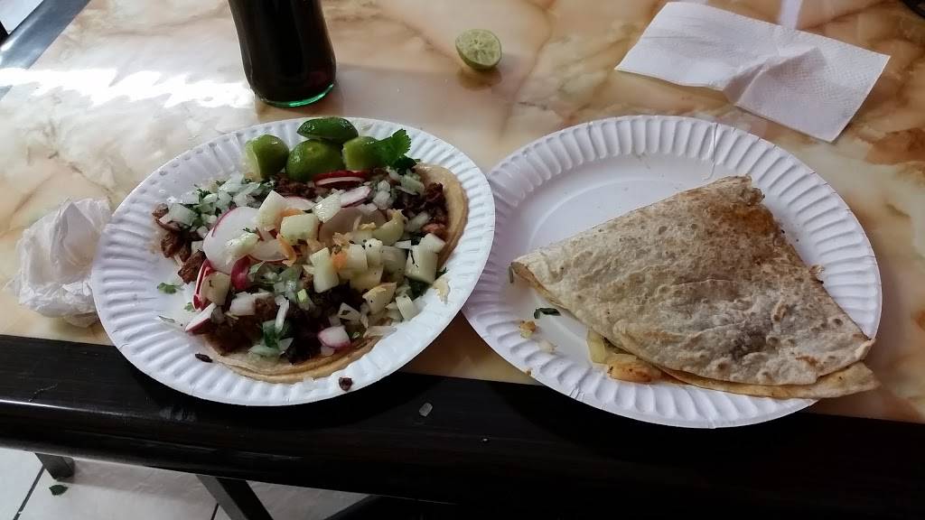 Lucias Tacos | restaurant | 4811 Azusa Canyon Rd, Baldwin Park, CA 91706, USA | 6263388748 OR +1 626-338-8748