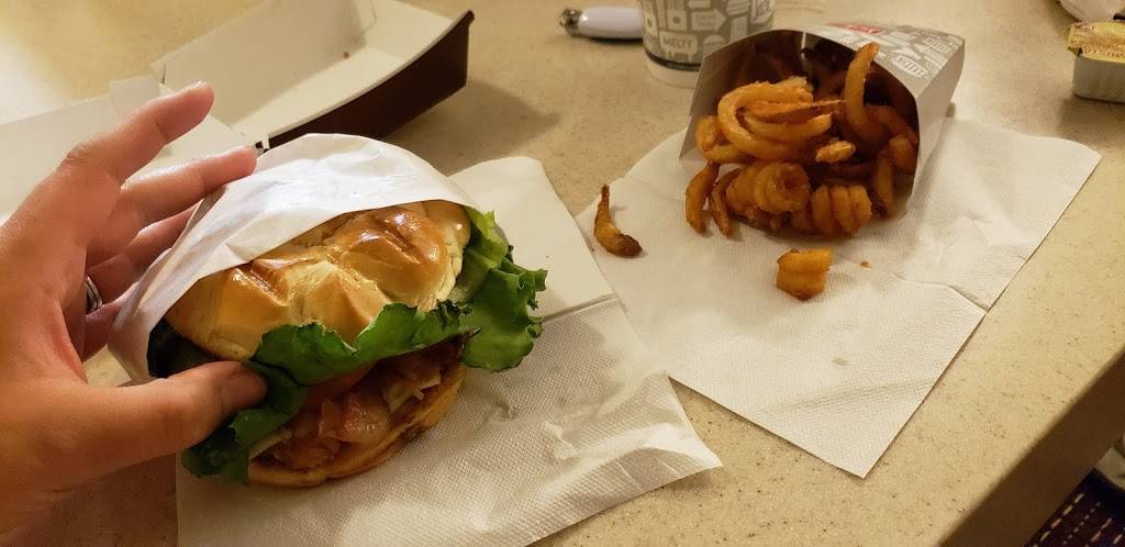 Jack in the Box | restaurant | 6811 W Military Dr, San Antonio, TX 78227, USA | 2106744647 OR +1 210-674-4647