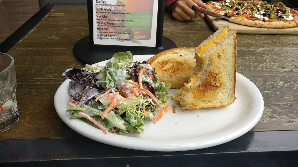 Black Knight | restaurant | 1870 Harbor Blvd, Costa Mesa, CA 92627, USA | 9496462401 OR +1 949-646-2401