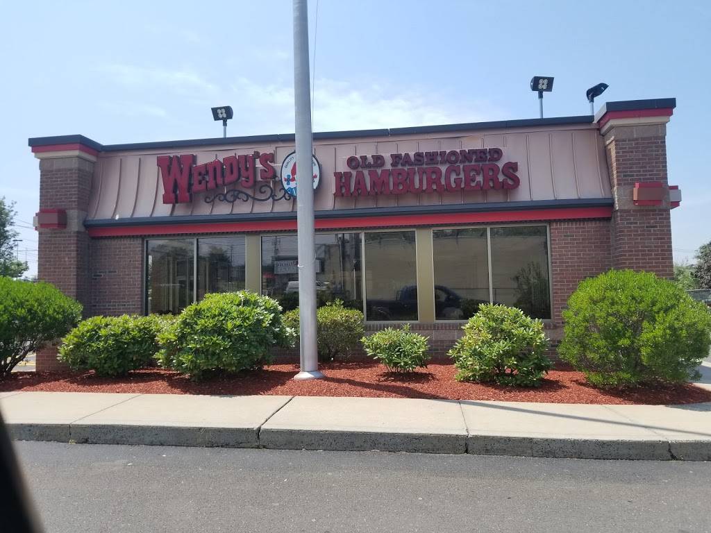 Wendys | restaurant | 15 Boston Post Rd, Orange, CT 06477, USA | 2037959570 OR +1 203-795-9570