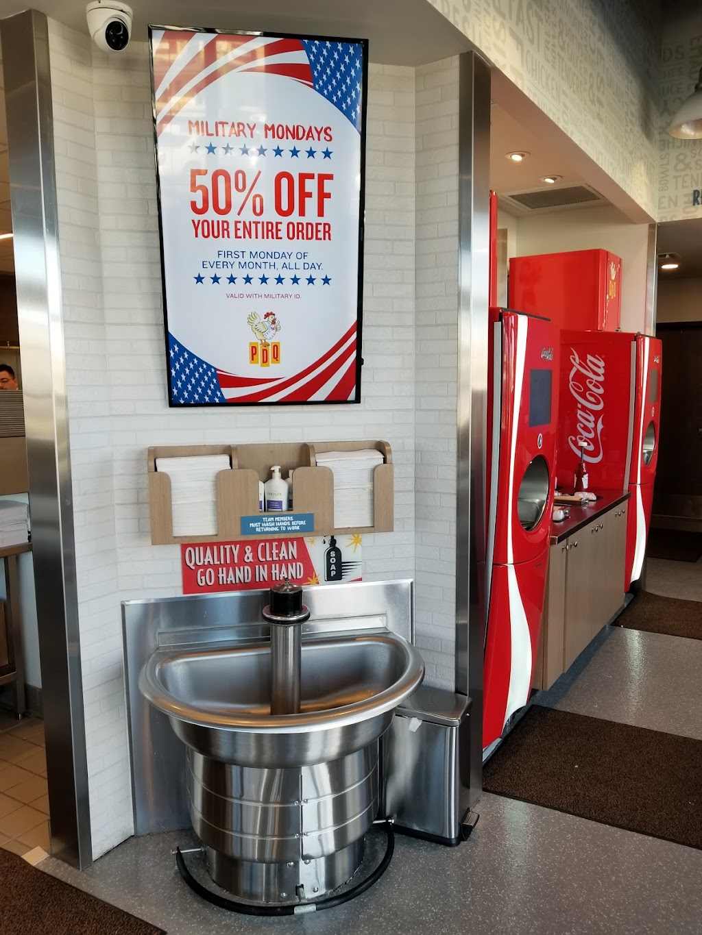 PDQ Winter Park | restaurant | 925 S Orlando Ave, Winter Park, FL 32789, USA | 4076052312 OR +1 407-605-2312