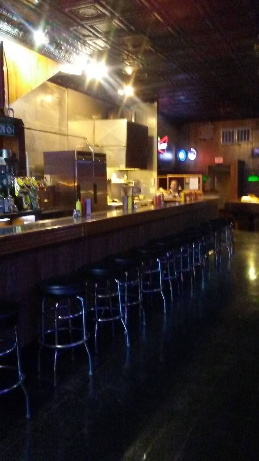 Whos Bar & Grill | restaurant | 1114 Tower Ave, Superior, WI 54880, USA | 7153947084 OR +1 715-394-7084