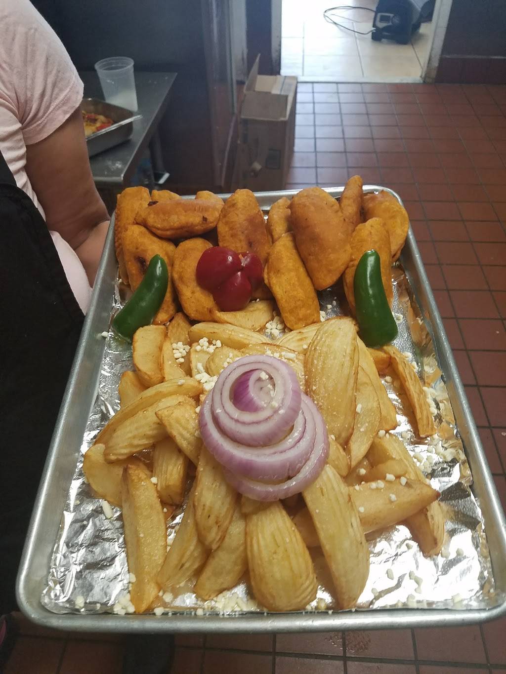 El Buen Gusto Restaurant | restaurant | 8036 New Hampshire Ave, Hyattsville, MD 20783, USA | 3014311134 OR +1 301-431-1134