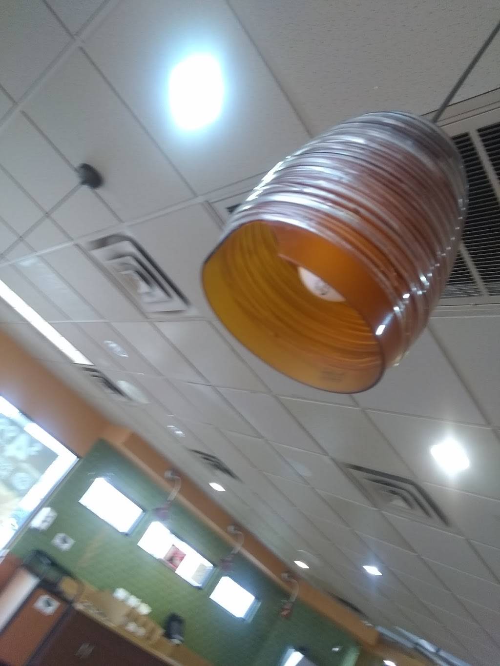 Jack in the Box | restaurant | 742 SW Military Dr, San Antonio, TX 78221, USA | 2109242151 OR +1 210-924-2151