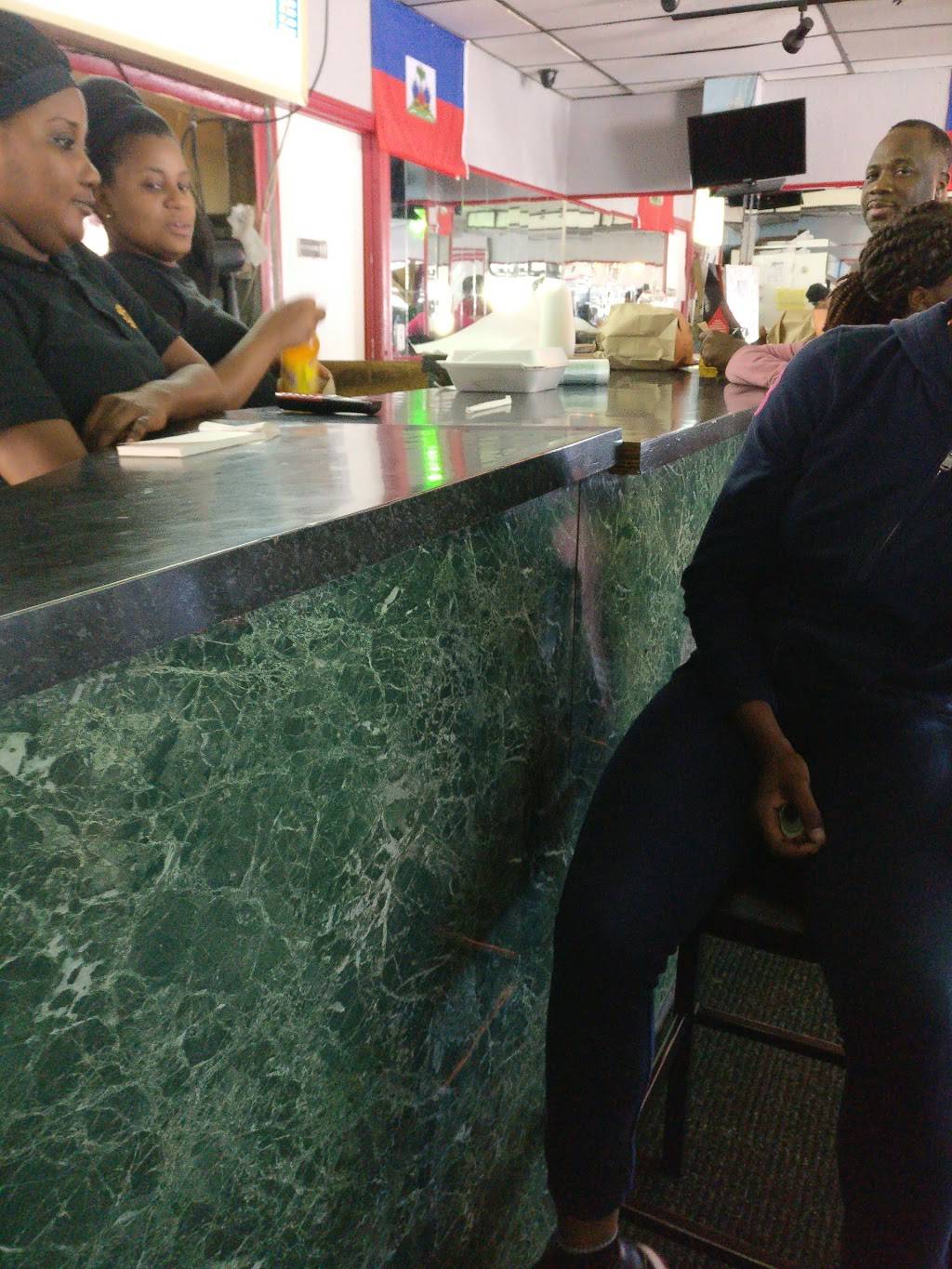 Au Bon Gout Restaurant | restaurant | 12051 W Dixie Hwy, North Miami, FL 33161, USA | 3058990507 OR +1 305-899-0507