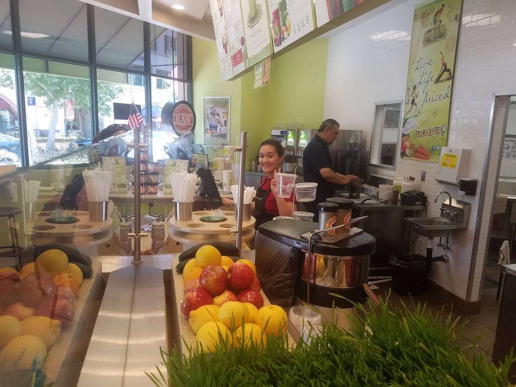 Juice It Up! | restaurant | 24303 Town Center Dr #130, Valencia, CA 91355, USA | 6616708817 OR +1 661-670-8817