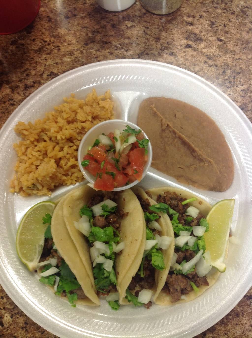Las Tres Amigas | restaurant | 910 SE Military Dr, San Antonio, TX 78214, USA | 2103222835 OR +1 210-322-2835