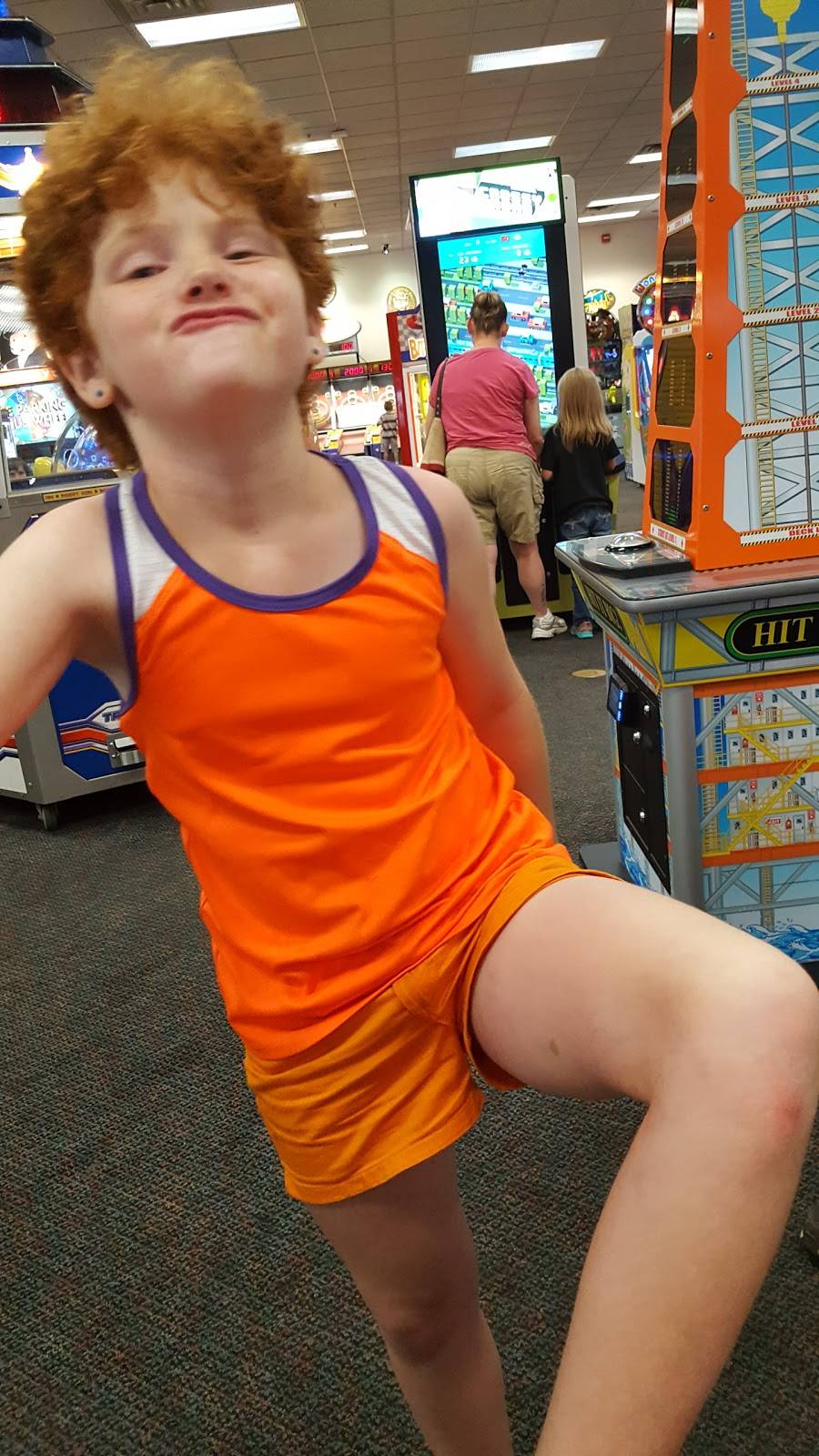 Chuck E. Cheese | restaurant | 720 S County Center Way, St. Louis, MO 63129, USA | 3144870101 OR +1 314-487-0101