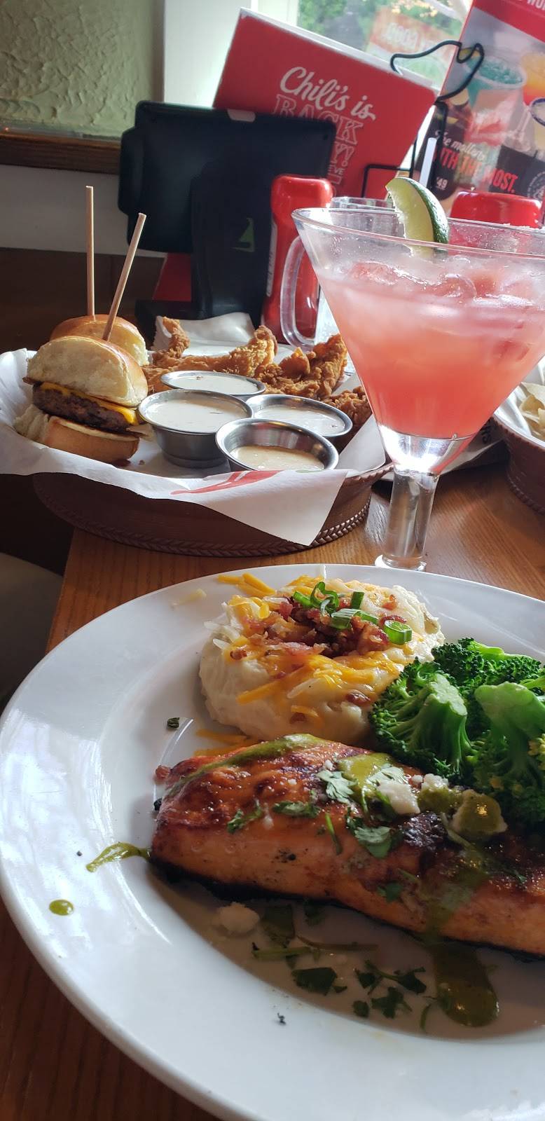 Chilis Grill & Bar | meal takeaway | 2000 Norwich-New London Turnpike, Uncasville, CT 06382, USA | 8608481114 OR +1 860-848-1114