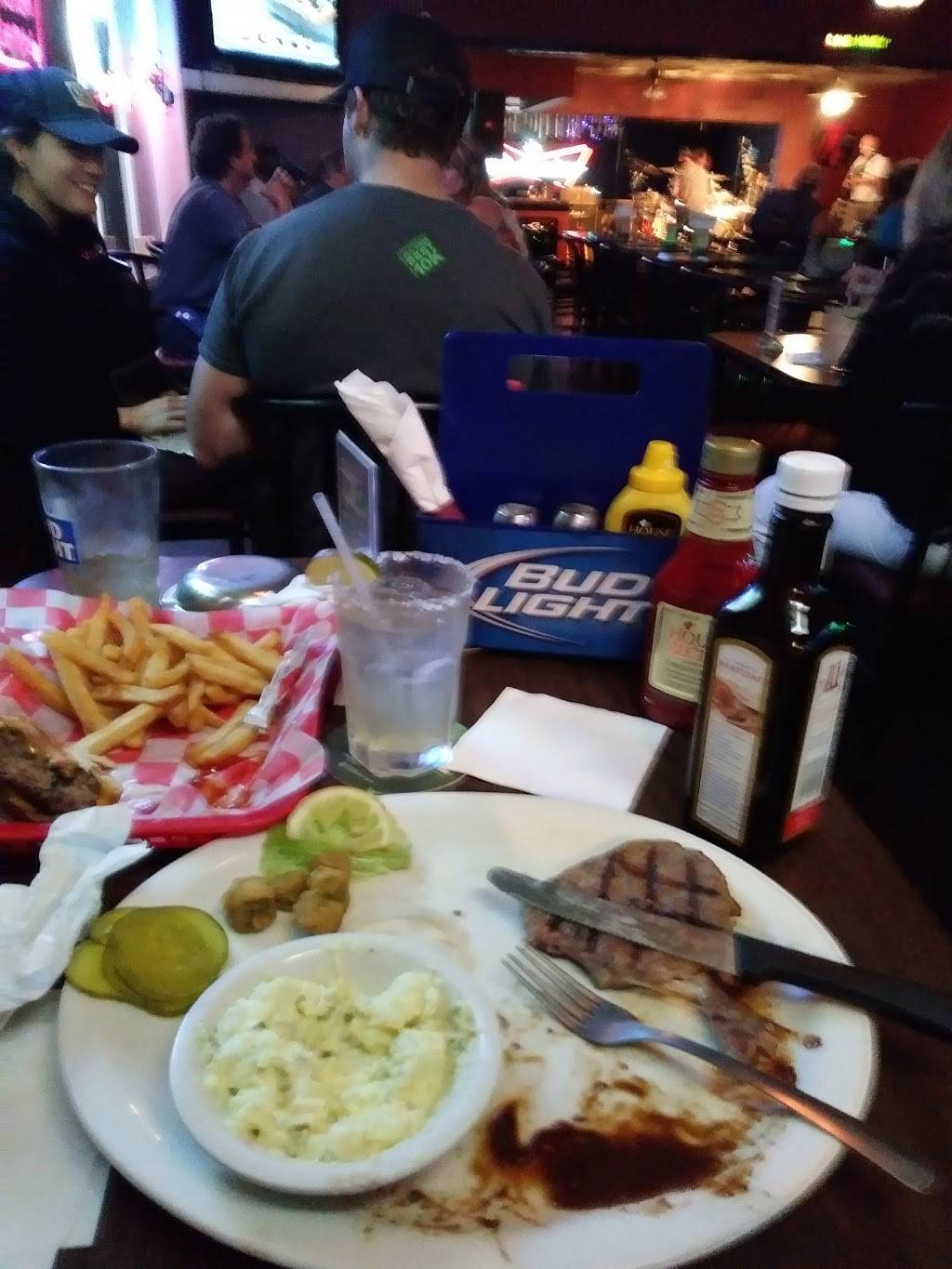 The Crossing Bar & Grill | night club | 7281 Hacks Cross Rd #4213, Olive Branch, MS 38654, USA | 6628936242 OR +1 662-893-6242