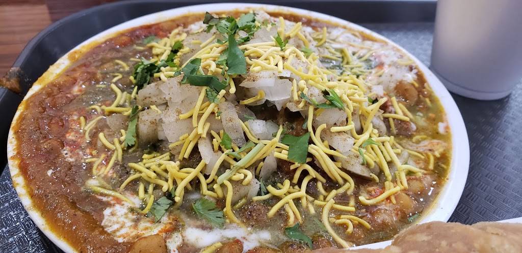 Royal Sweets | restaurant | 2025 E Fowler Ave, Tampa, FL 33612, USA | 8139776000 OR +1 813-977-6000