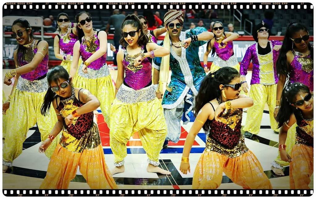 Bollywood Hip hop fusion Dance classes for Boys, Girls & Adults | restaurant | 2320 Teller Rd, Newbury Park, CA 91320, USA | 8186268241 OR +1 818-626-8241