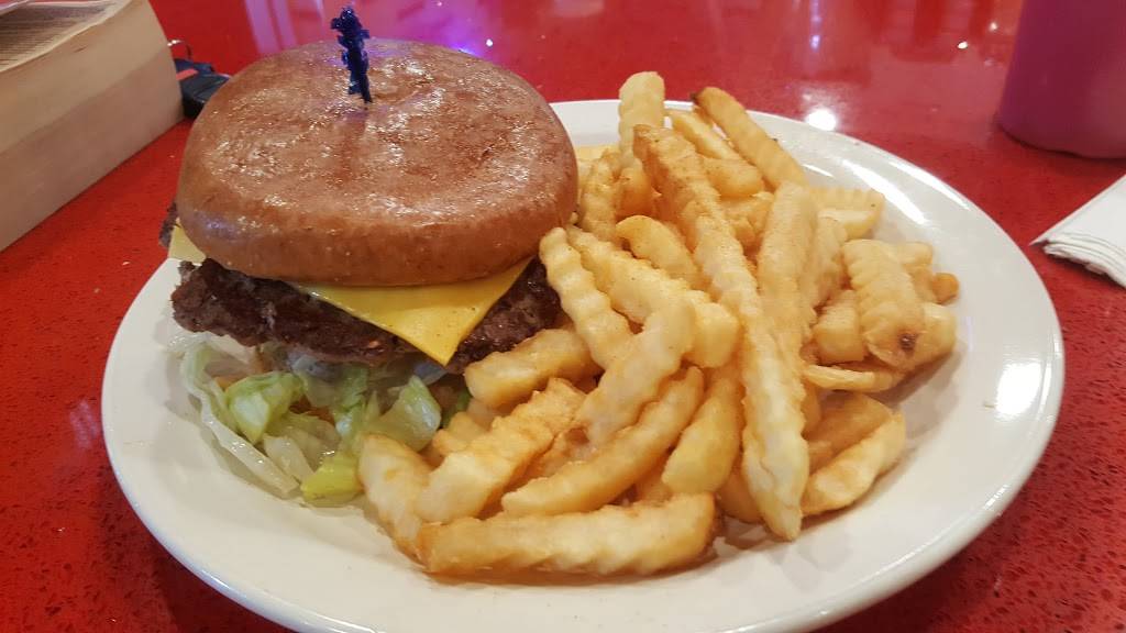 Nicky Ds | restaurant | 39099 Van Dyke Ave, Sterling Heights, MI 48313, USA | 5869770031 OR +1 586-977-0031