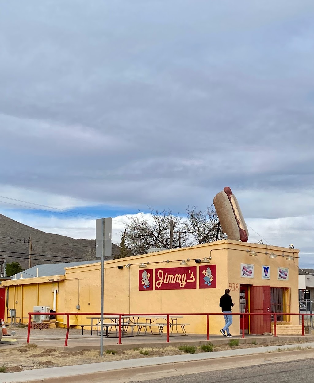 Jimmys Hot Dog Co | meal takeaway | 938 AZ-92, Bisbee, AZ 85603, USA | 5204325911 OR +1 520-432-5911