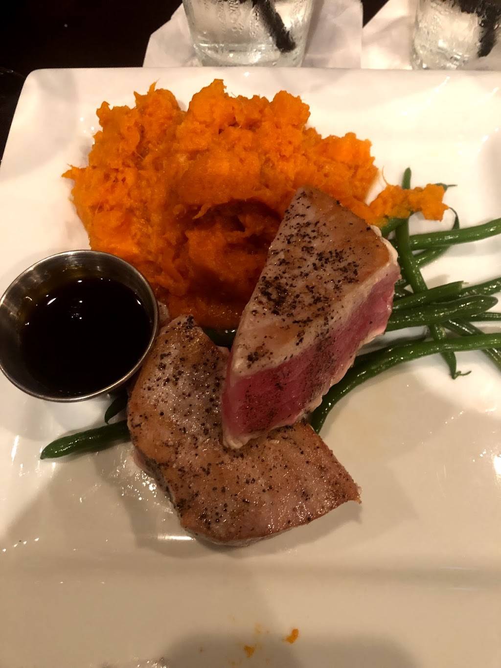 Devine Bistro | restaurant | 2465 FL-7 #300, Wellington, FL 33414, USA | 5612045432 OR +1 561-204-5432