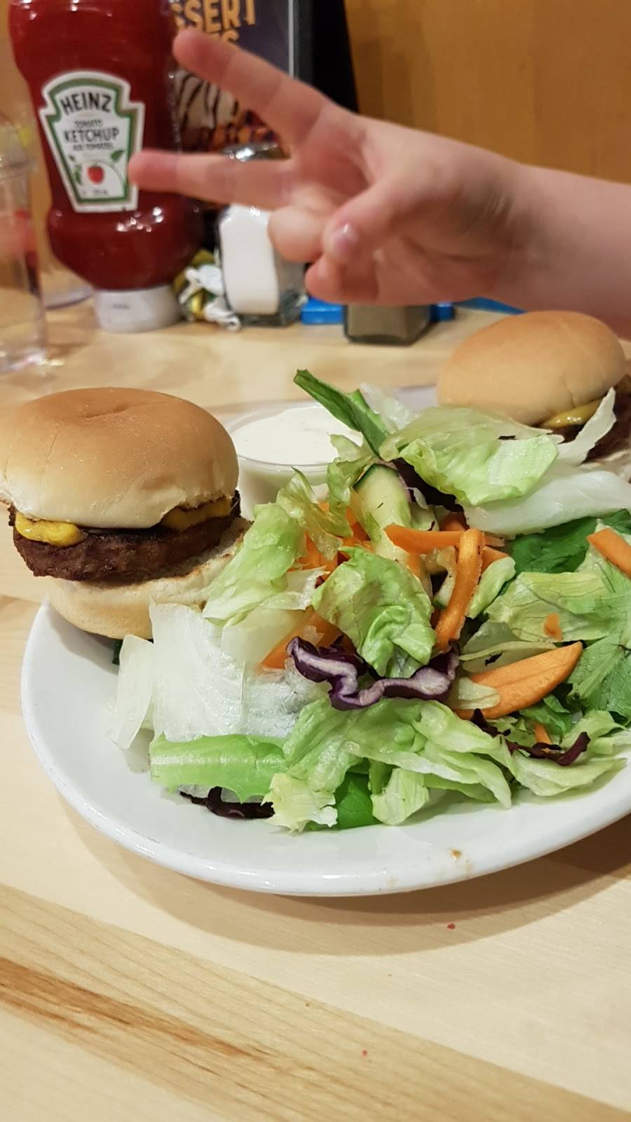 Swiss Chalet | restaurant | 84 Lynden Rd, Brantford, ON N3R 6B8, Canada | 5197596990 OR +1 519-759-6990