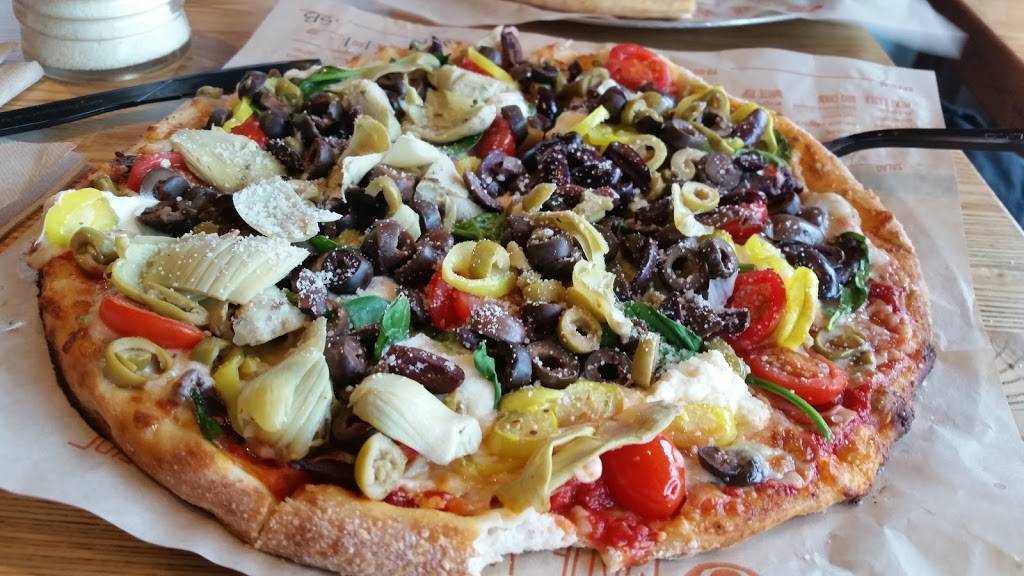 Blaze Pizza | meal takeaway | 13317 Shelbyville Rd, Louisville, KY 40223, USA | 5024969209 OR +1 502-496-9209