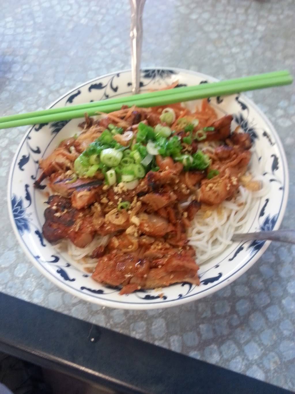 Pho Vinh Loi | restaurant | 5811 Leesburg Pike, Falls Church, VA 22041, USA | 7033790988 OR +1 703-379-0988