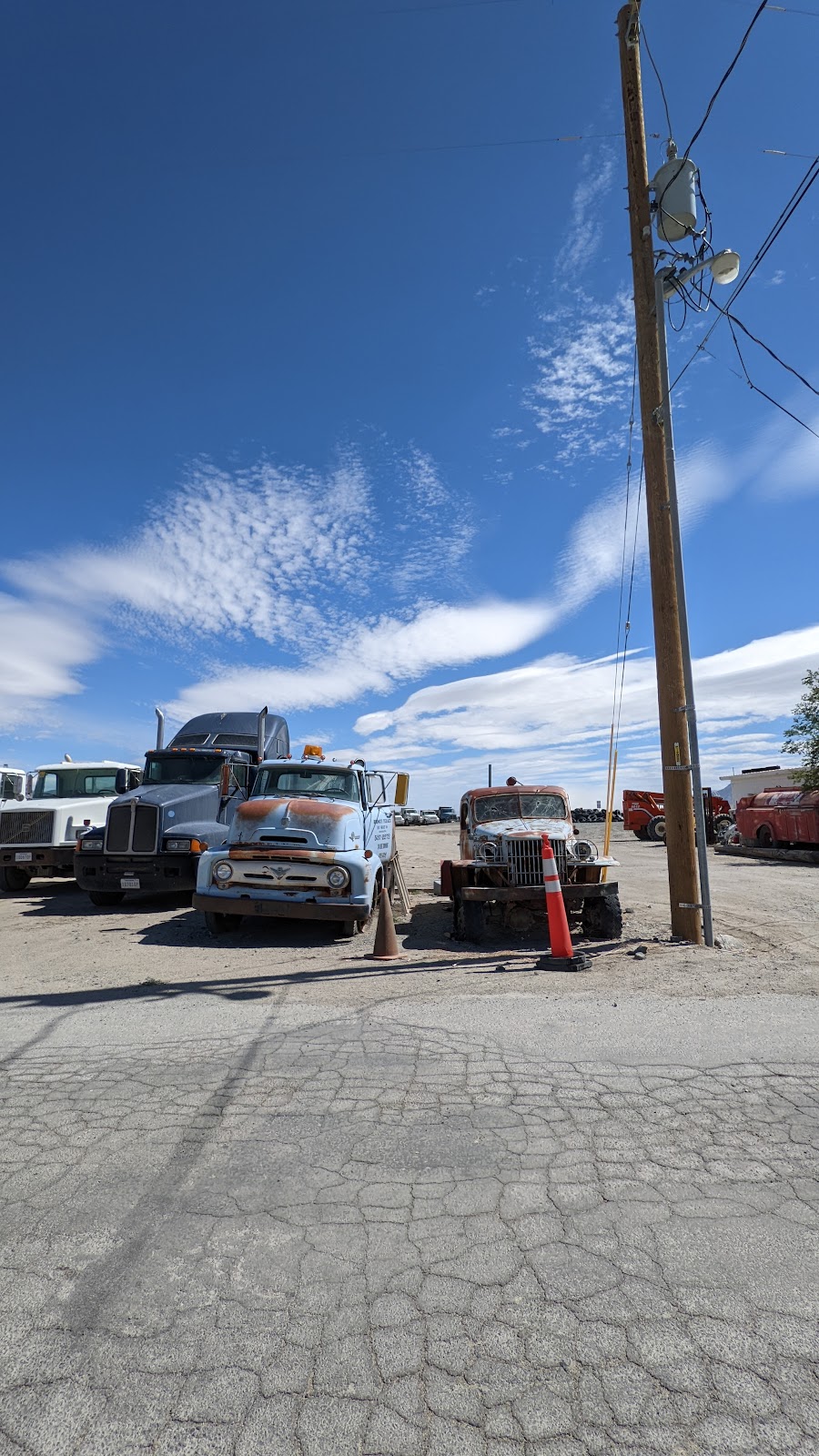 Brunos Country Club | restaurant | 445 Main St, Gerlach, NV 89412, USA | 7755572220 OR +1 775-557-2220