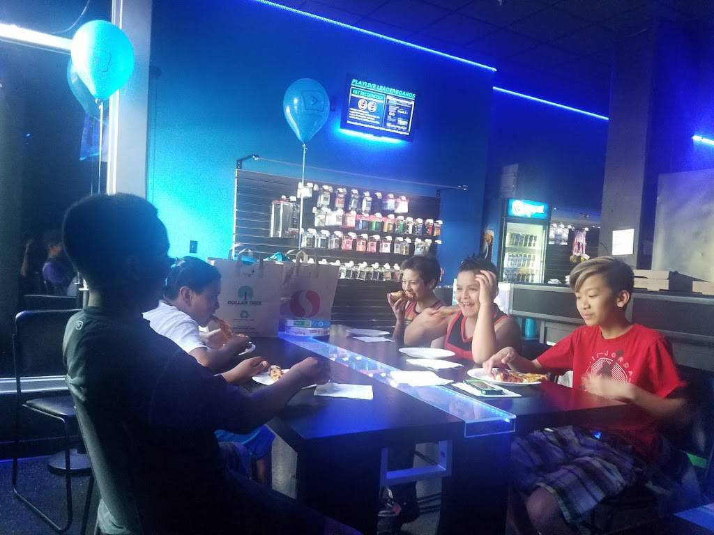 Five Guys | meal takeaway | 311 NE 103rd St, Seattle, WA 98125, USA | 2067295028 OR +1 206-729-5028