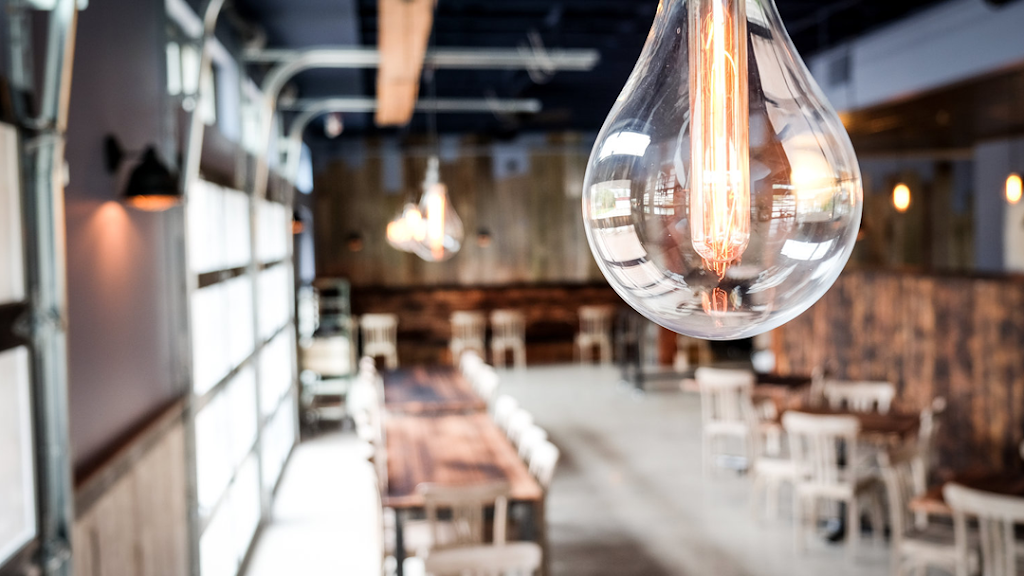 Bear & Bottle | restaurant | 601 N Sherman Ave, Madison, WI 53704, USA | 6086308800 OR +1 608-630-8800