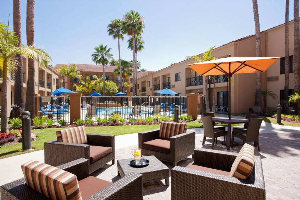 The Bistro – Eat. Drink. Connect.® | restaurant | 1905 S Azusa Ave, Hacienda Heights, CA 91745, USA | 6269651700 OR +1 626-965-1700