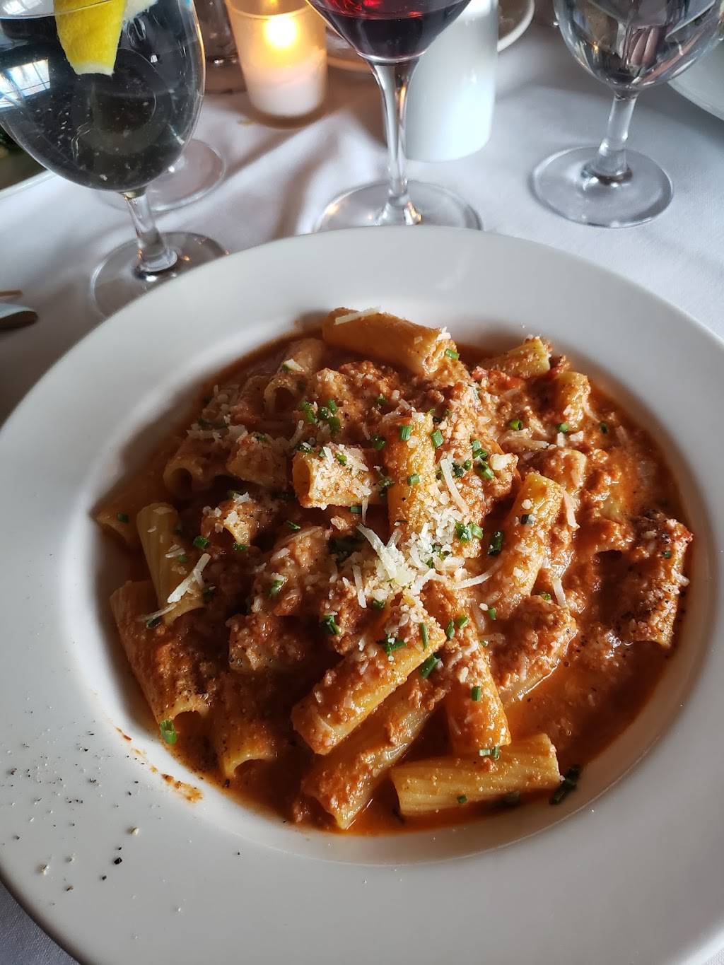 The Plaza Café | restaurant | 61 Hill St, Southampton, NY 11968, USA | 6312839323 OR +1 631-283-9323