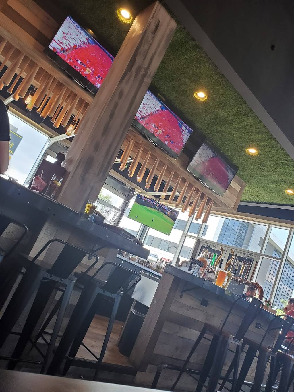 La Chambre No. 1 | restaurant | 816 Boulevard des Seigneurs, Terrebonne, QC J6W 1V1, Canada | 4508241424 OR +1 450-824-1424