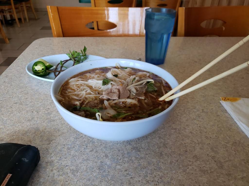 Vietnamese & Chinese Noodle House | restaurant | 600 E 8th St #5, National City, CA 91950, USA | 6194775643 OR +1 619-477-5643