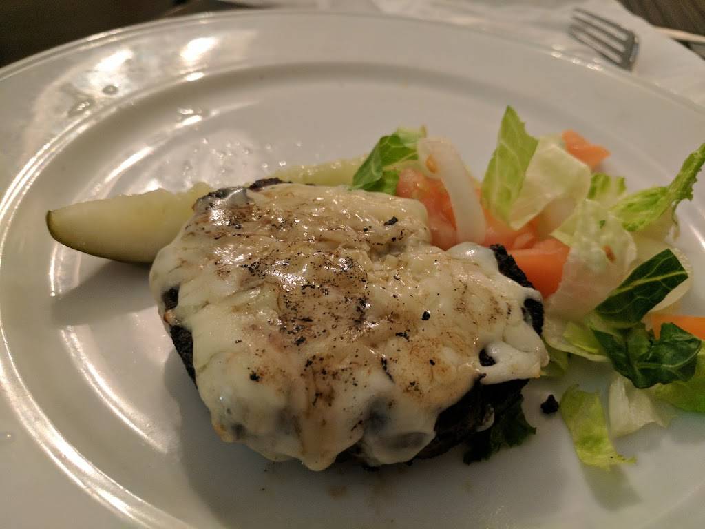 Lake Izac Tavern | restaurant | 174 Horseshoe Cir, Gordonsville, VA 22942, USA | 54083294009590 OR +1 540-832-9400 ext. 9590