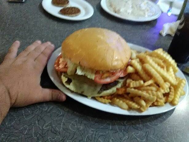 The Knuckle Sandwich | restaurant | 9500 IN-144, Martinsville, IN 46151, USA | 3174225767 OR +1 317-422-5767