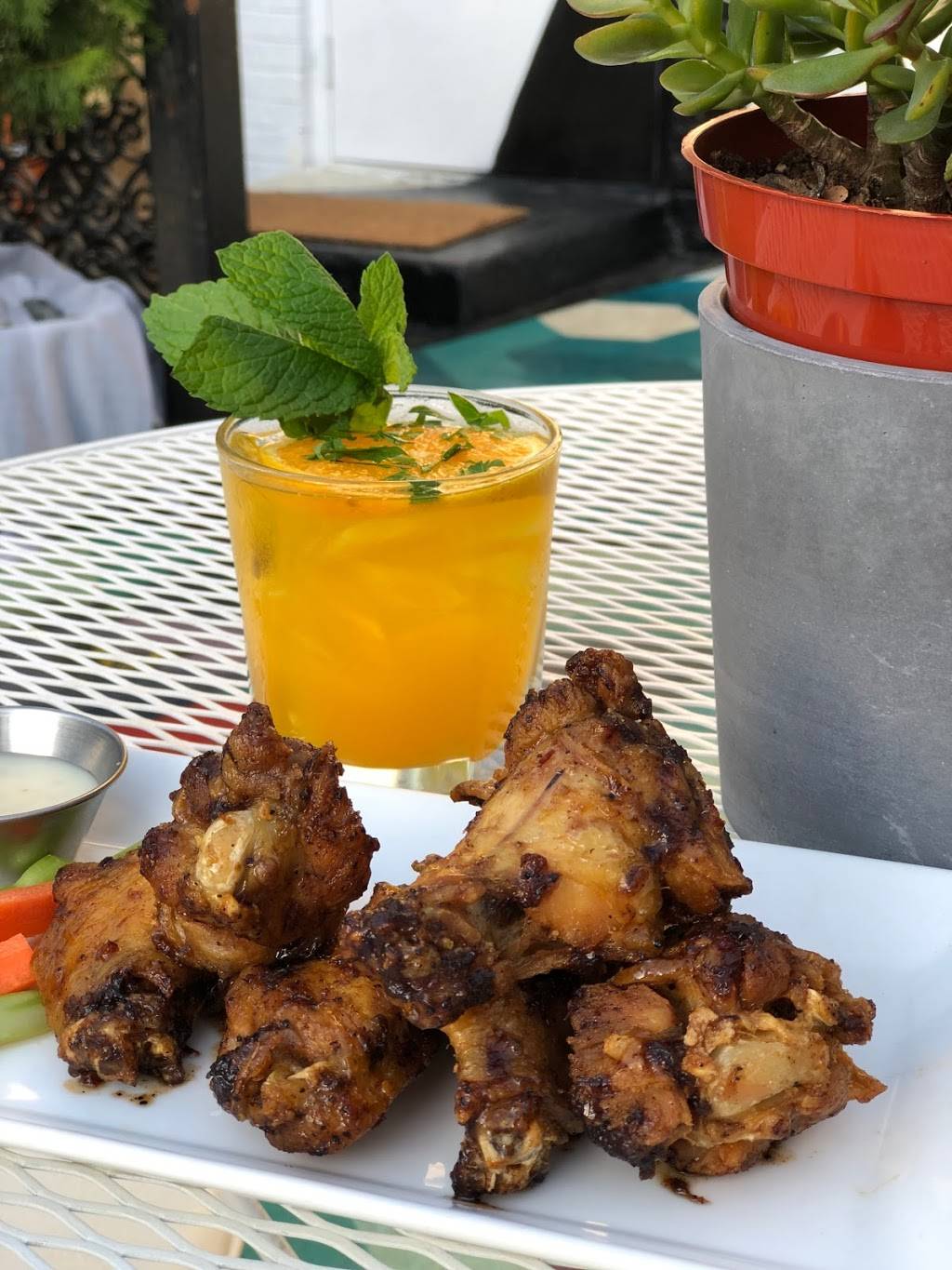 Mr. Braxton Bar & Kitchen | restaurant | 3632 Georgia Ave NW, Washington, DC 20010, USA | 2028824555 OR +1 202-882-4555