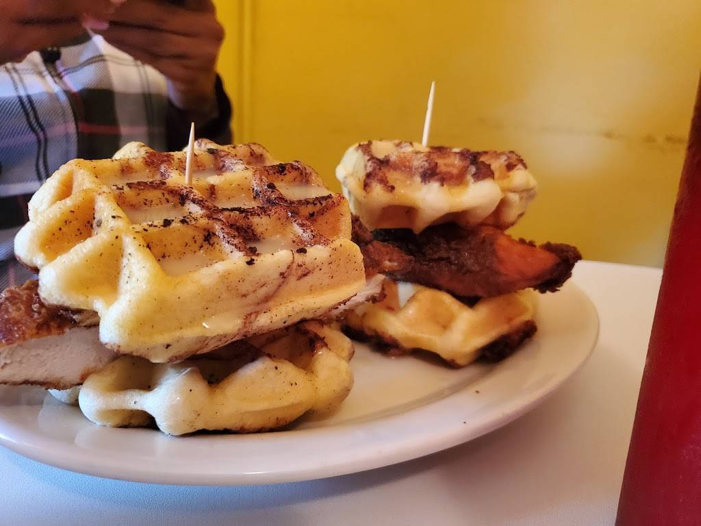 Chef Tams Underground Cafe | restaurant | 2299 Young Ave, Memphis, TN 38104, USA | 9012076182 OR +1 901-207-6182