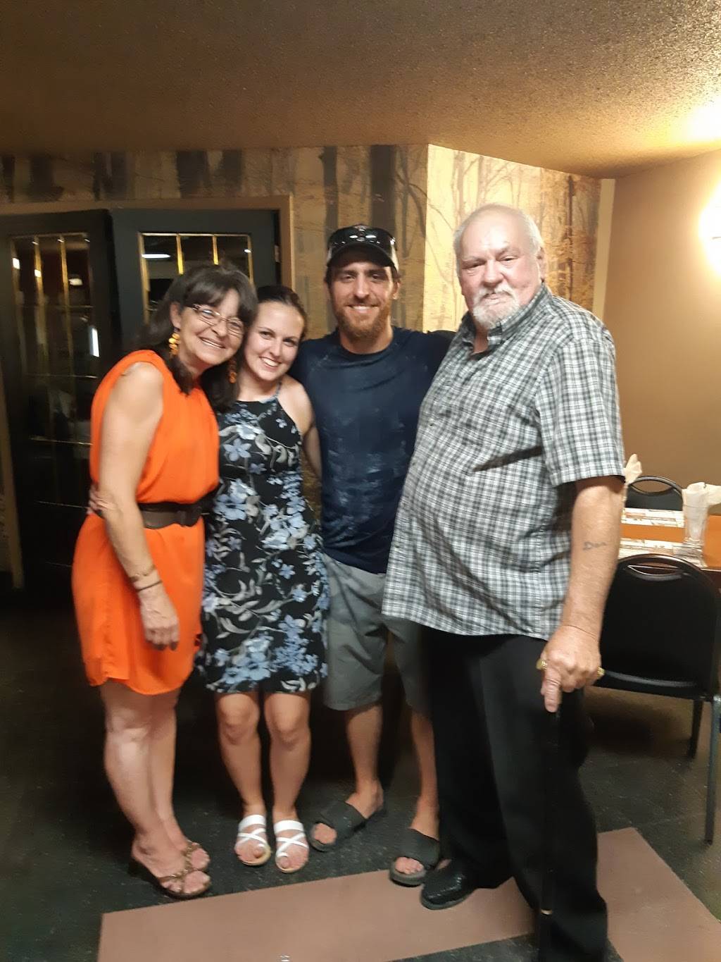 J & A Bowers Restaurant | restaurant | 261 Rue Principale, Mansfield-et-Pontefract, QC J0X 1R0, Canada | 8196833737 OR +1 819-683-3737