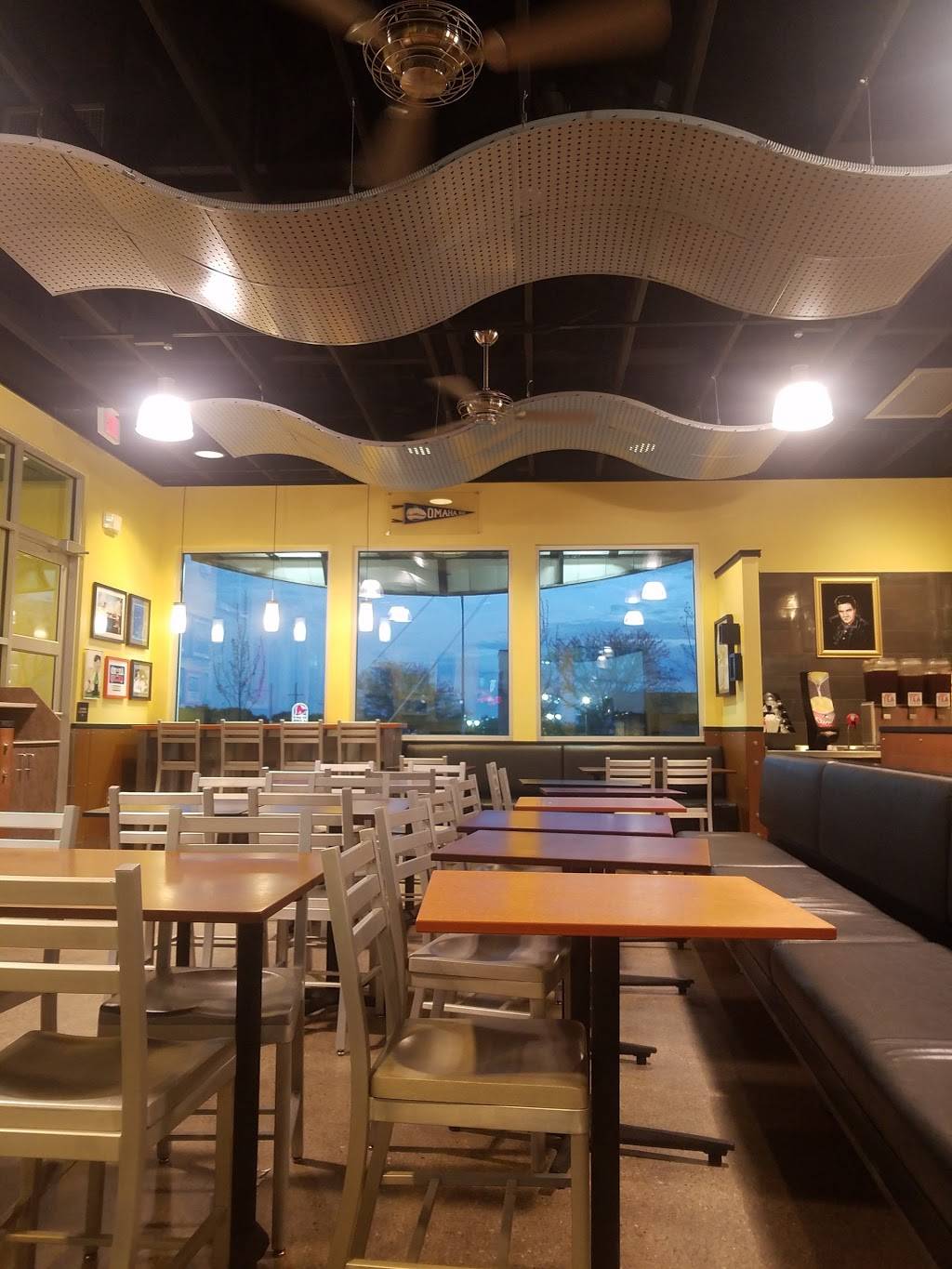 Raising Canes Chicken Fingers | meal takeaway | 10808 Q St, Omaha, NE 68137, USA | 4025025866 OR +1 402-502-5866