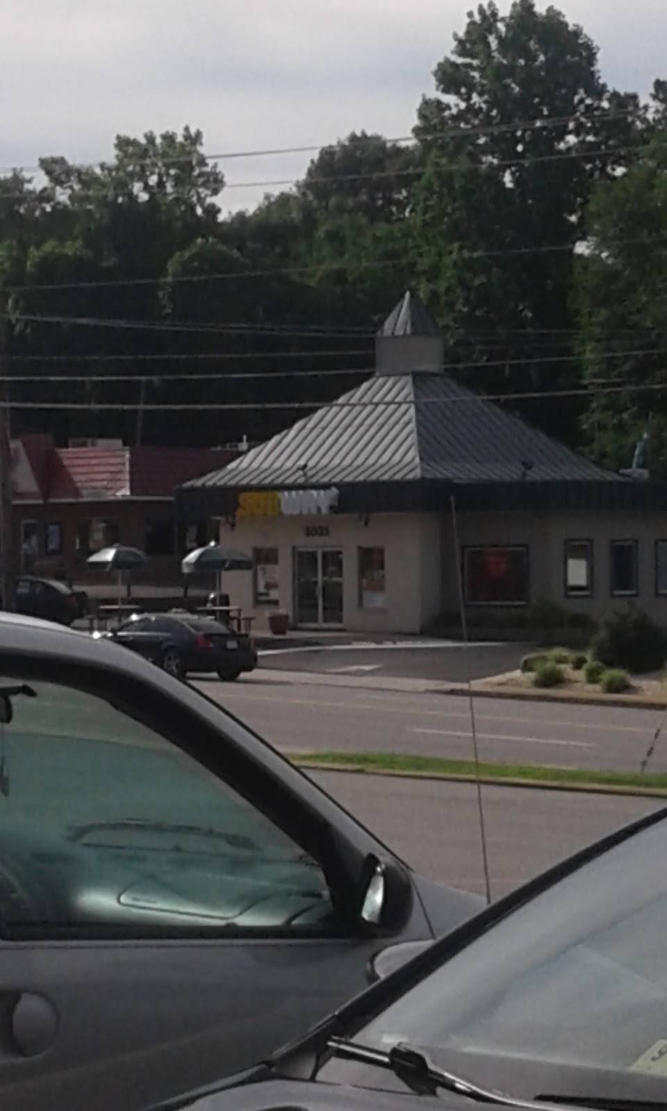 Subway | restaurant | 3035 Old Forest Rd, Lynchburg, VA 24501, USA | 4343857294 OR +1 434-385-7294