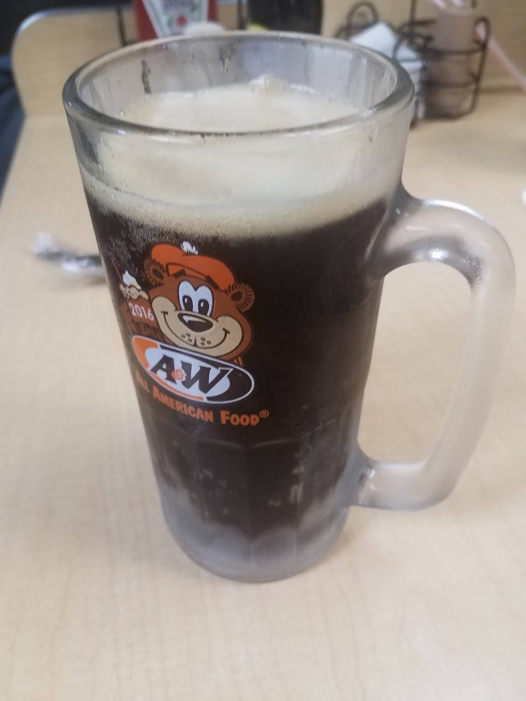 A&W Restaurant | restaurant | 1208 E Charleston Ave, Mattoon, IL 61938, USA | 2172355354 OR +1 217-235-5354