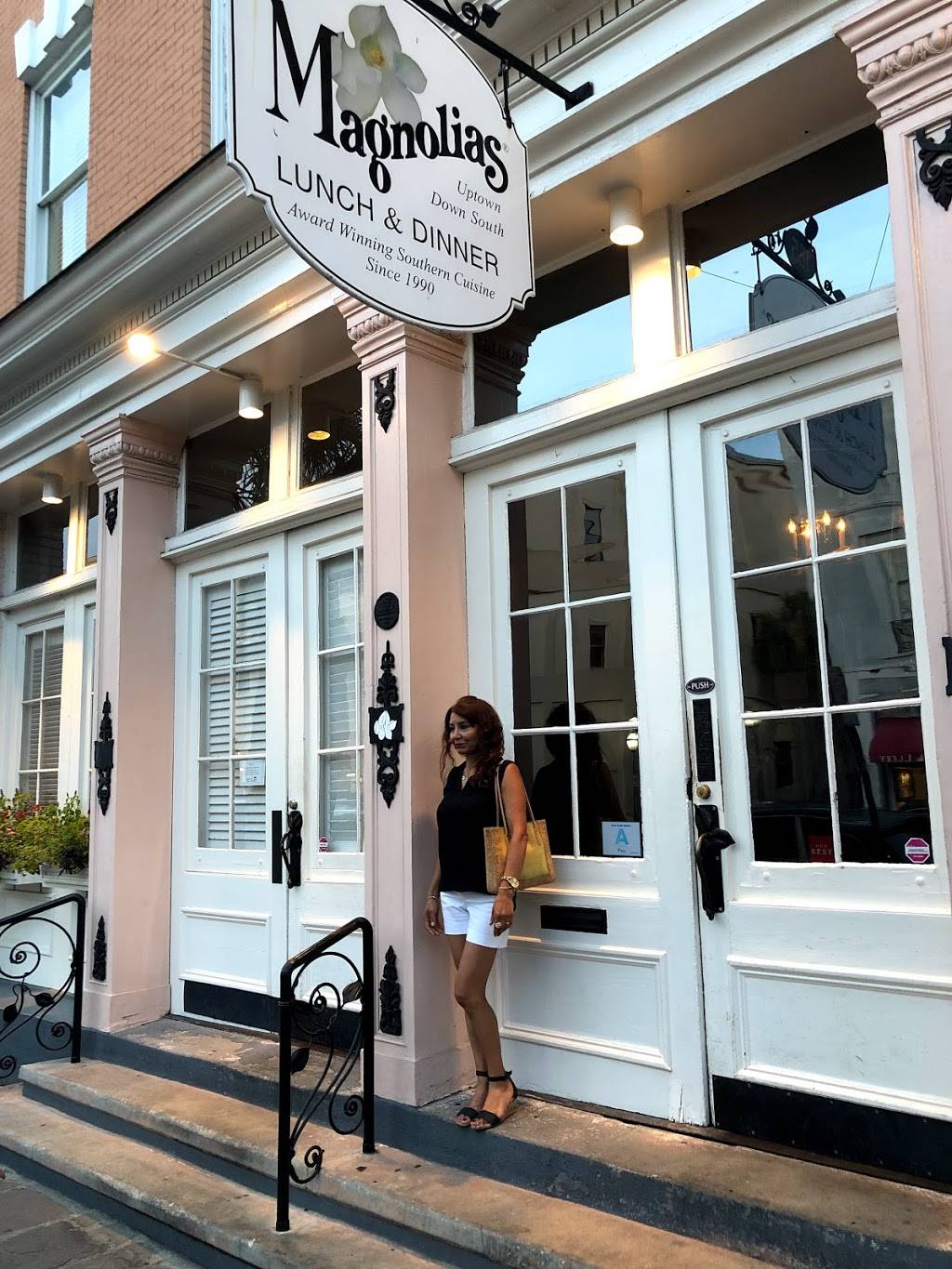 Magnolias | restaurant | 185 E Bay St, Charleston, SC 29401, USA | 8433219333 OR +1 843-321-9333