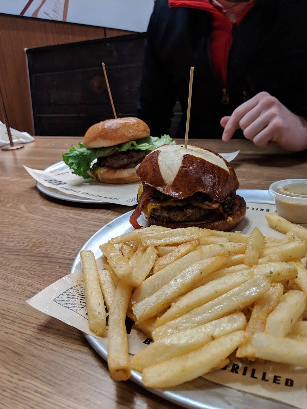 BGR Burgers Grilled Right | restaurant | Monroe St Market, 655 Michigan Ave NE, Washington, DC 20017, USA | 2024147927 OR +1 202-414-7927