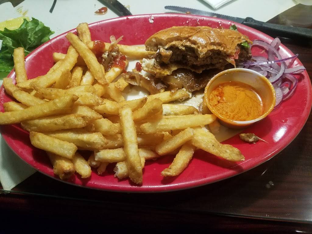 CrossRoads American Grille | restaurant | 43 Mall Way, West Sand Lake, NY 12196, USA | 5186745938 OR +1 518-674-5938