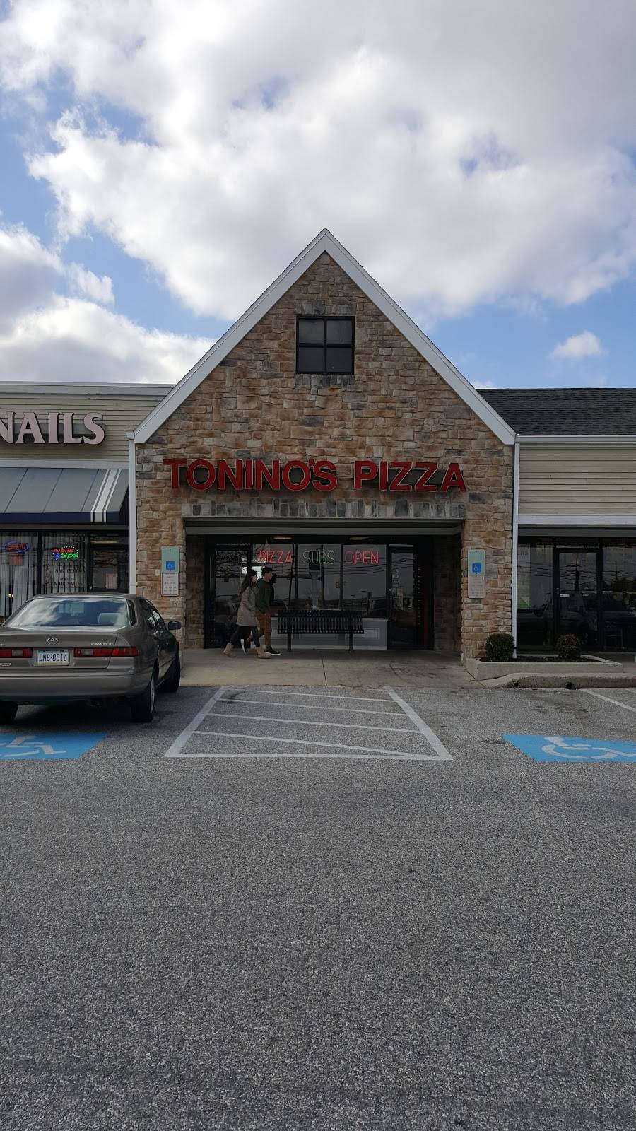 Toninos Pizza | restaurant | 5106 Jonestown Rd, Harrisburg, PA 17112, USA | 7176578672 OR +1 717-657-8672