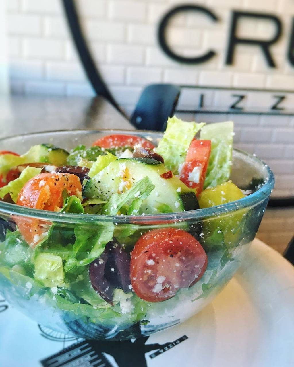 Upper Crust Pizzeria | restaurant | 243 S Beverly Dr, Beverly Hills, CA 90210, USA | 3105045056 OR +1 310-504-5056